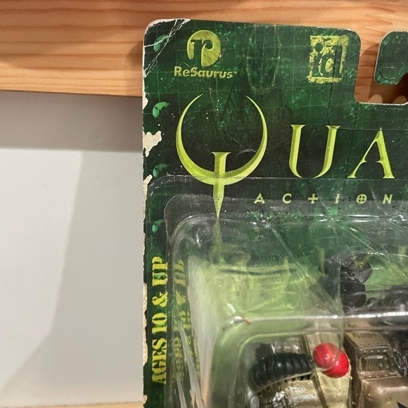 Quake 2 Alien Strogg Tank Action Figure - Picture 2 of 5